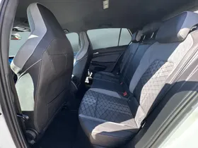 VW Golf VIII 1.5 TSI R-Line | Thumbnail 18 von 23