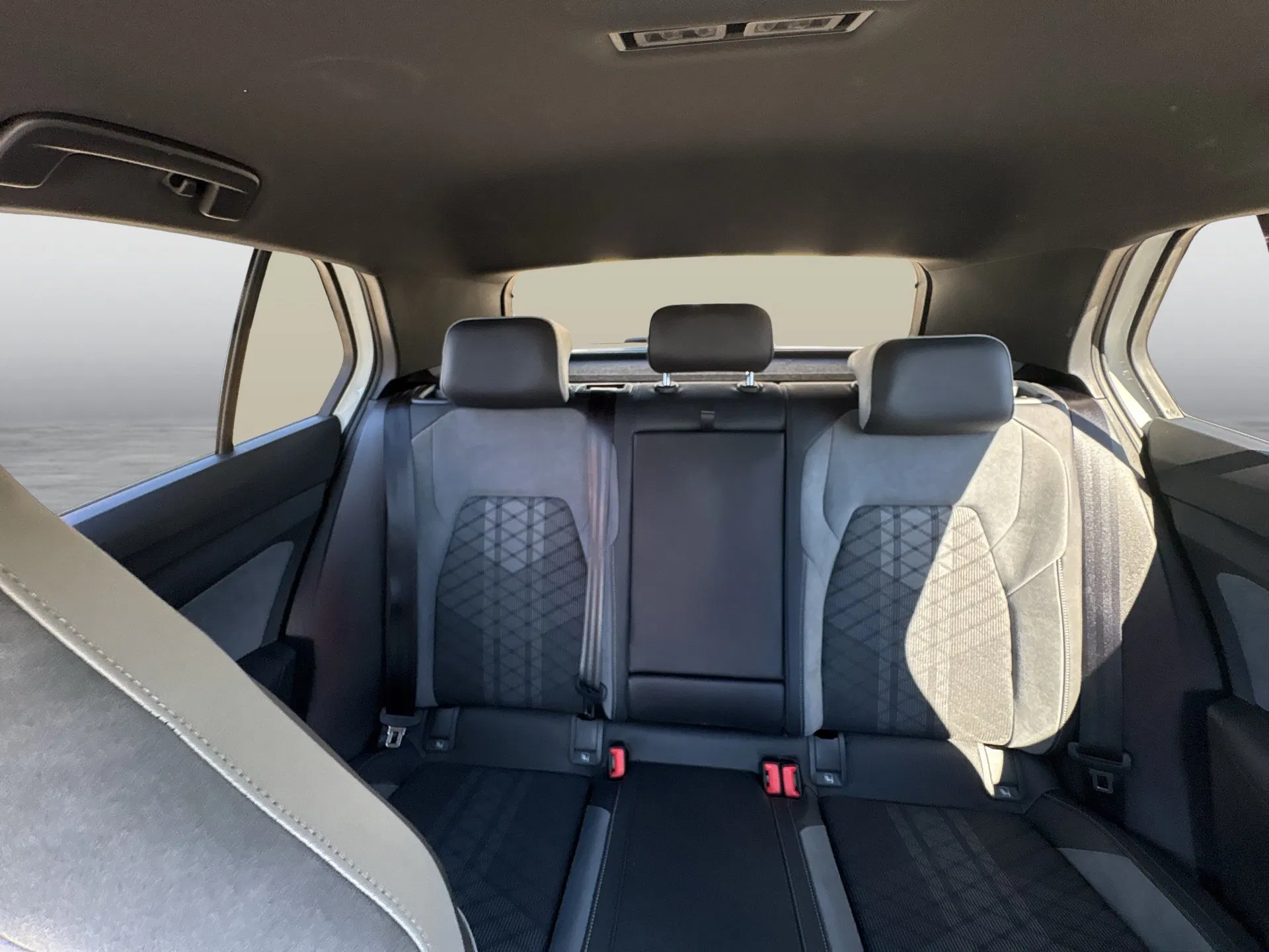 VW Golf VIII 1.5 TSI R-Line | Bild 19 von 23