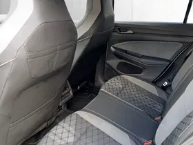 VW Golf VIII 1.5 eTSI R-Line DSG | Thumbnail 18 von 19