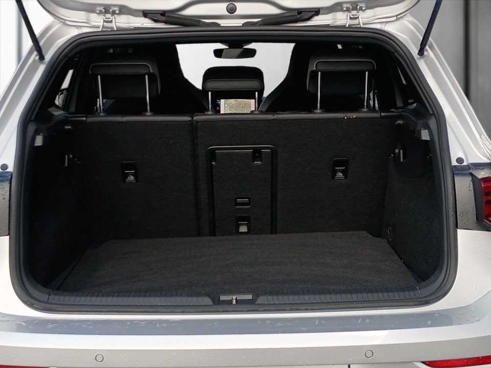 VW Golf VIII 1.5 eTSI R-Line DSG | Bild 19 von 19