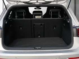 VW Golf VIII 1.5 eTSI R-Line DSG | Thumbnail 19 von 19