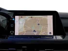 VW Golf VIII 1.5 eTSI R-Line DSG | Thumbnail 16 von 19