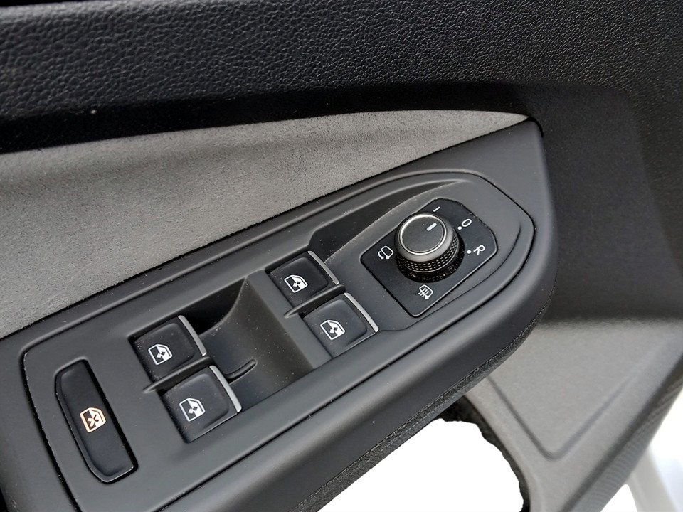 VW Golf VIII 1.5 eTSI R-Line DSG | Bild 7 von 19