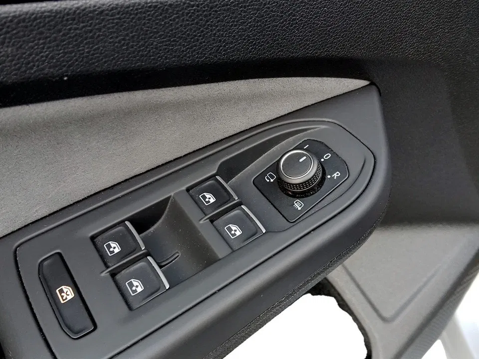 VW Golf VIII 1.5 eTSI R-Line DSG | Bild 7 von 19