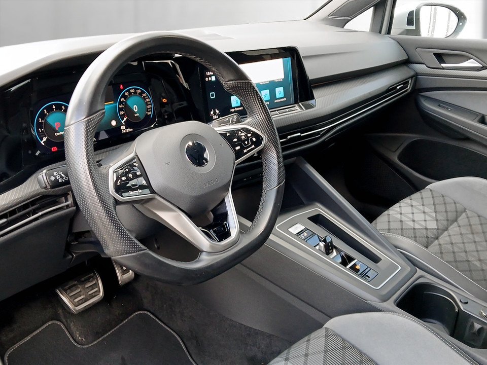 VW Golf VIII 1.5 eTSI R-Line DSG | Bild 9 von 19