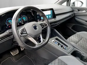 VW Golf VIII 1.5 eTSI R-Line DSG | Thumbnail 9 von 19