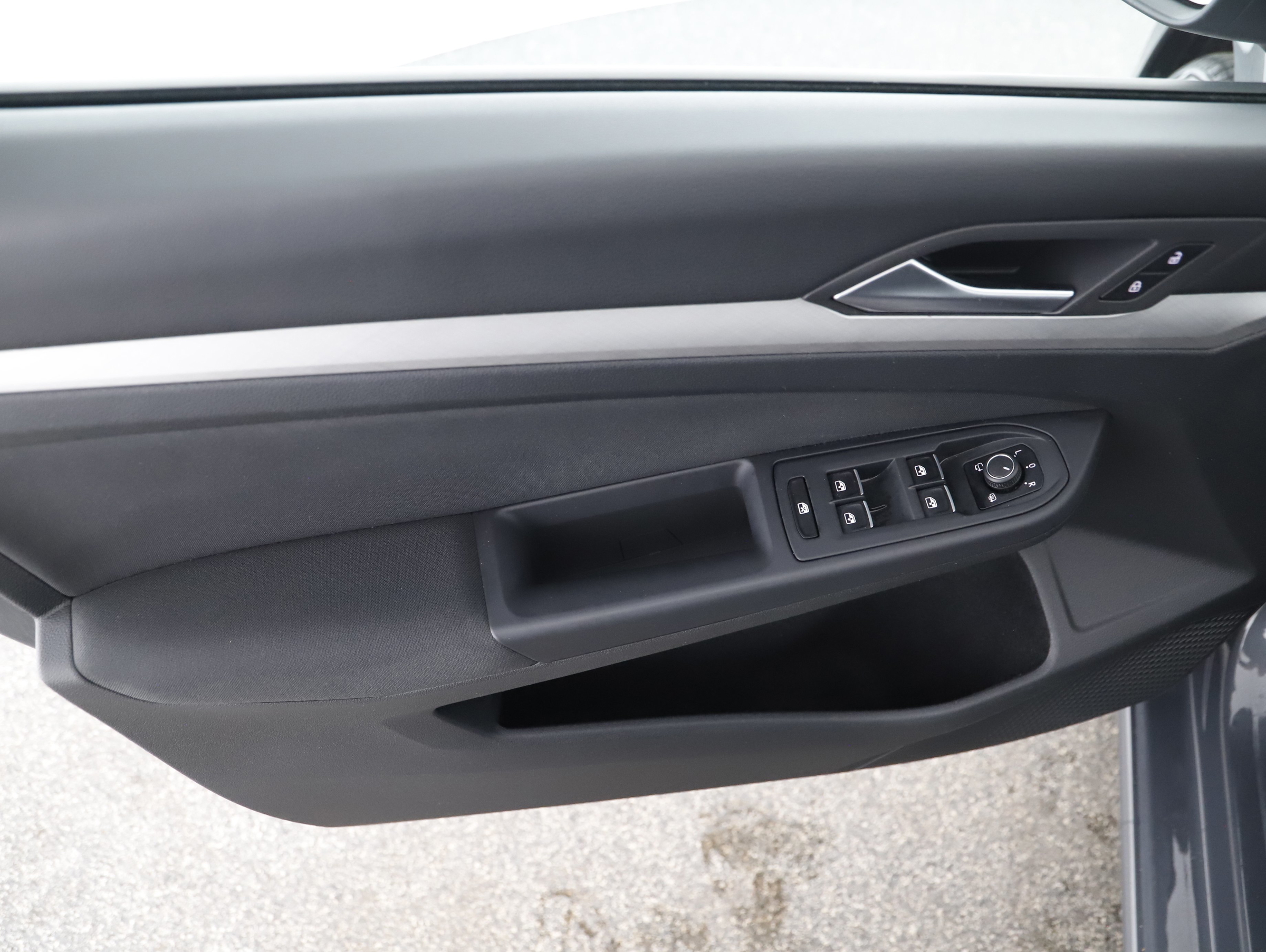 VW Golf VIII Variant 2.0 TDI Life | Bild 12 von 29