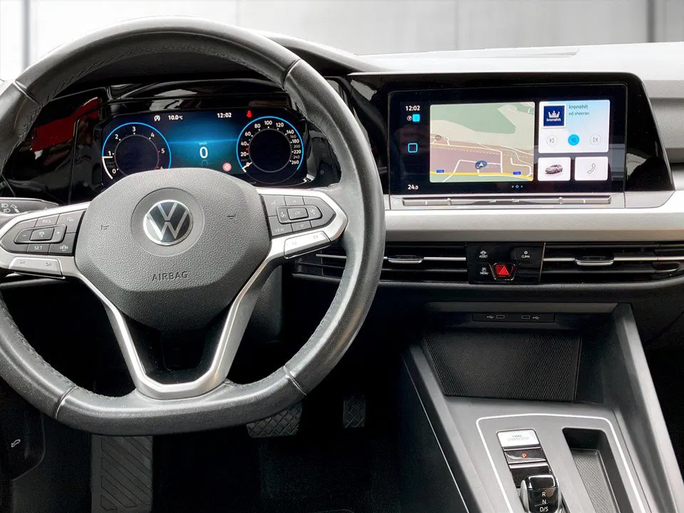 VW Golf VIII Var. 2.0 TDI Life DSG | Bild 13 von 25
