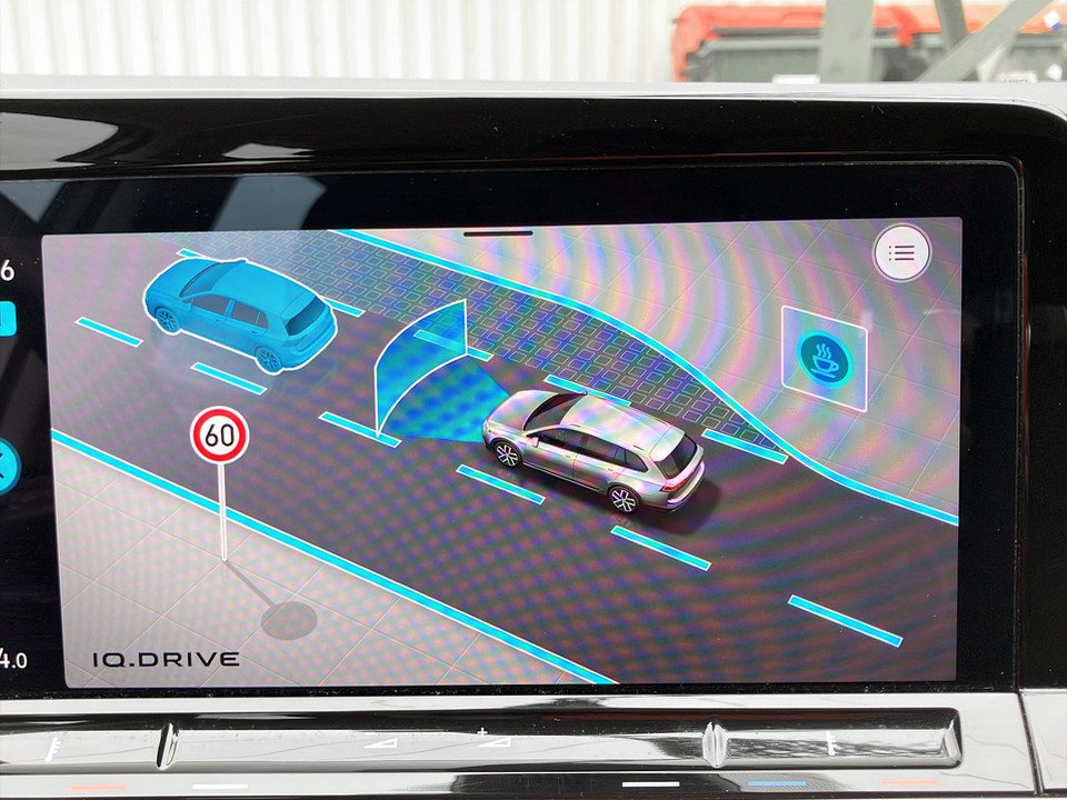 VW Golf VIII Var. 2.0 TDI Life DSG | Bild 19 von 25