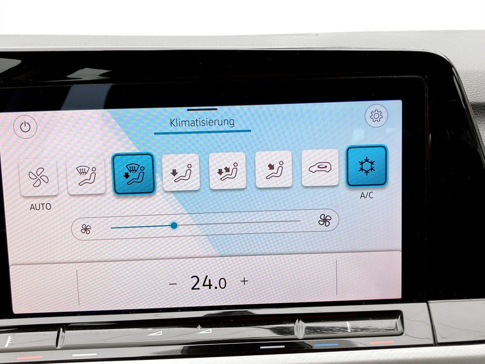 VW Golf VIII Var. 2.0 TDI Life DSG | Bild 21 von 25