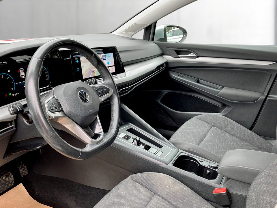 VW Golf VIII Var. 2.0 TDI Life DSG | Bild 12 von 25