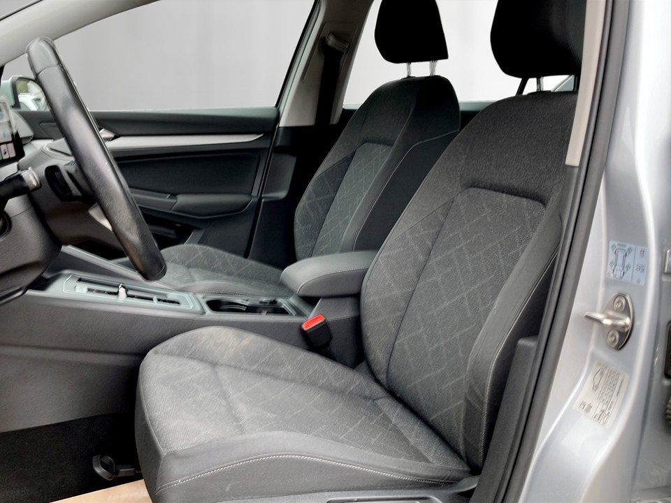 VW Golf VIII Var. 2.0 TDI Life DSG | Bild 11 von 25