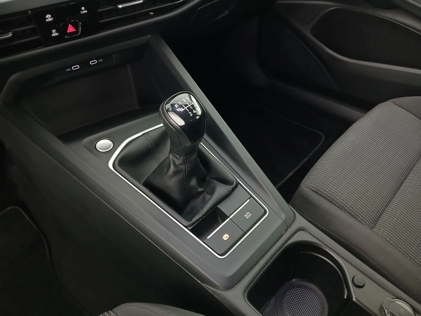 VW Golf VIII Variant 1.0 TSI | Bild 12 von 19