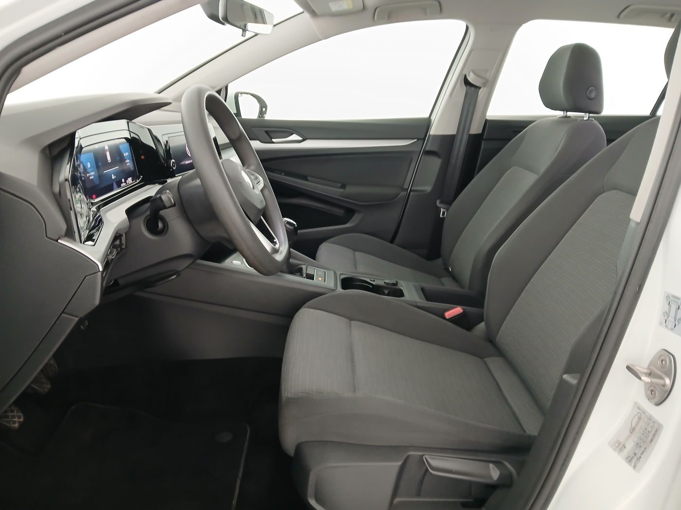 VW Golf VIII Variant 1.0 TSI | Bild 4 von 19