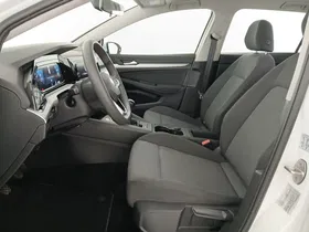 VW Golf VIII Variant 1.0 TSI | Thumbnail 4 von 19