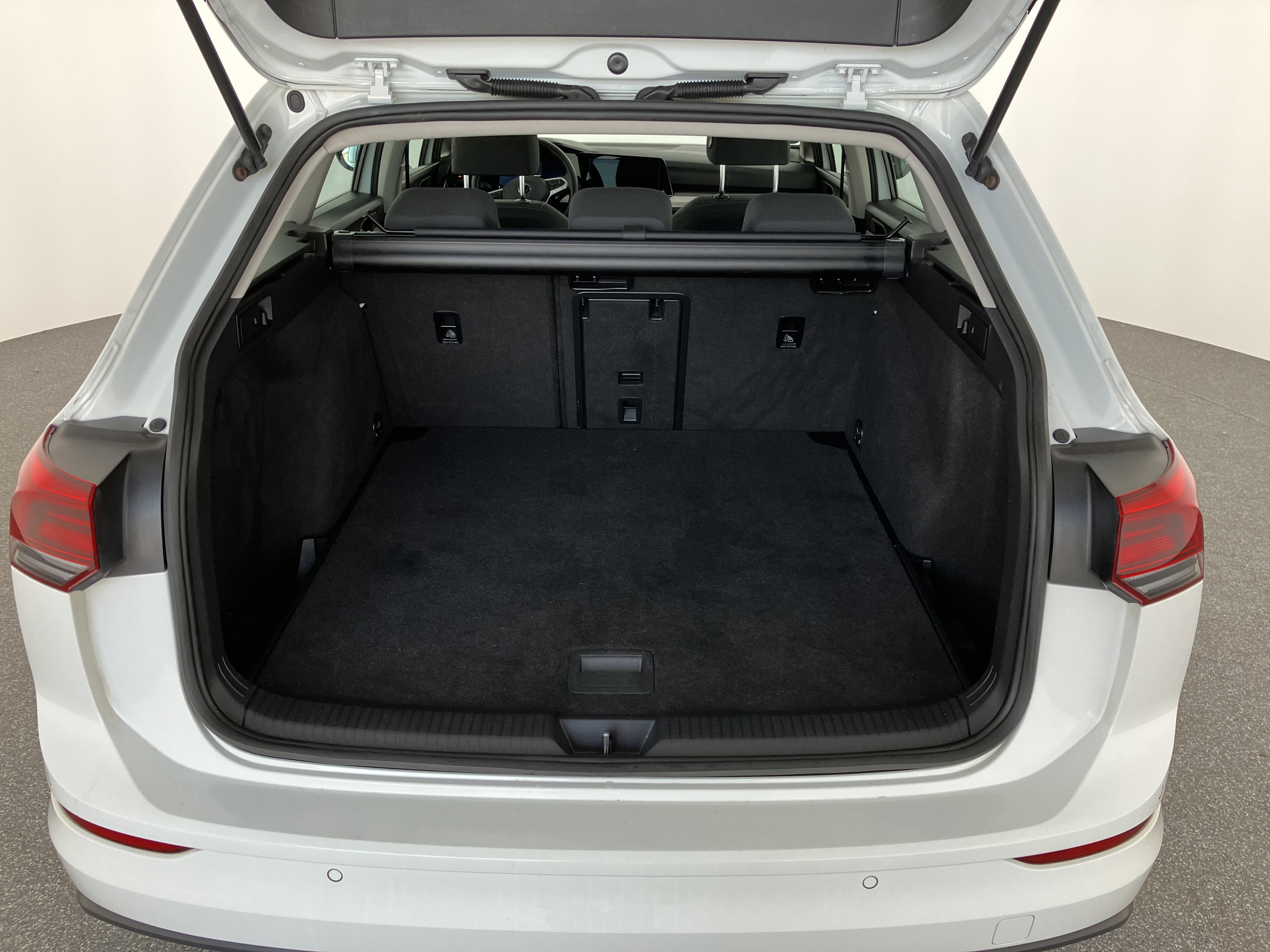 VW Golf VIII Variant 2.0 TDI Life | Bild 18 von 31