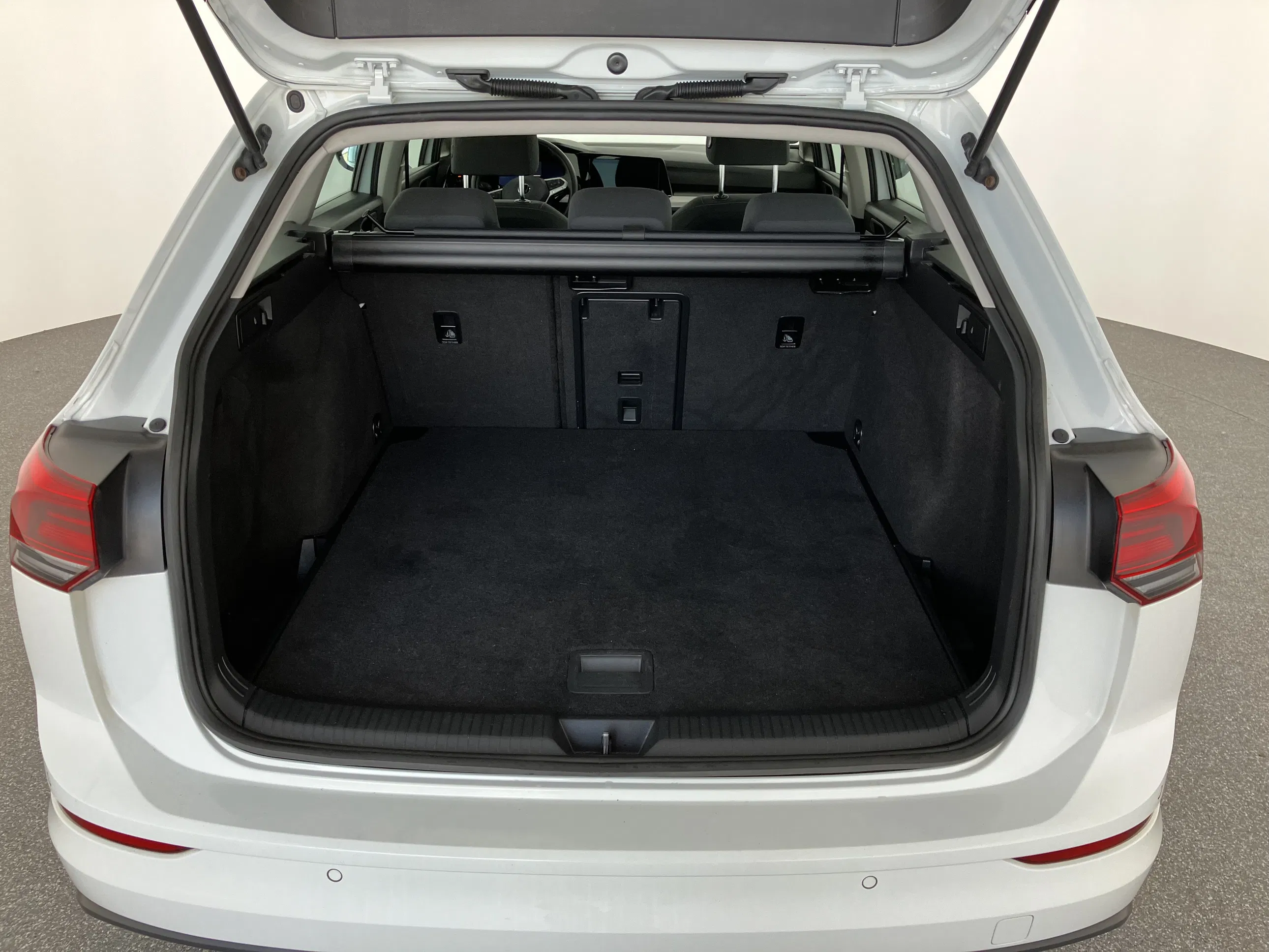 VW Golf VIII Variant 2.0 TDI Life | Bild 18 von 31