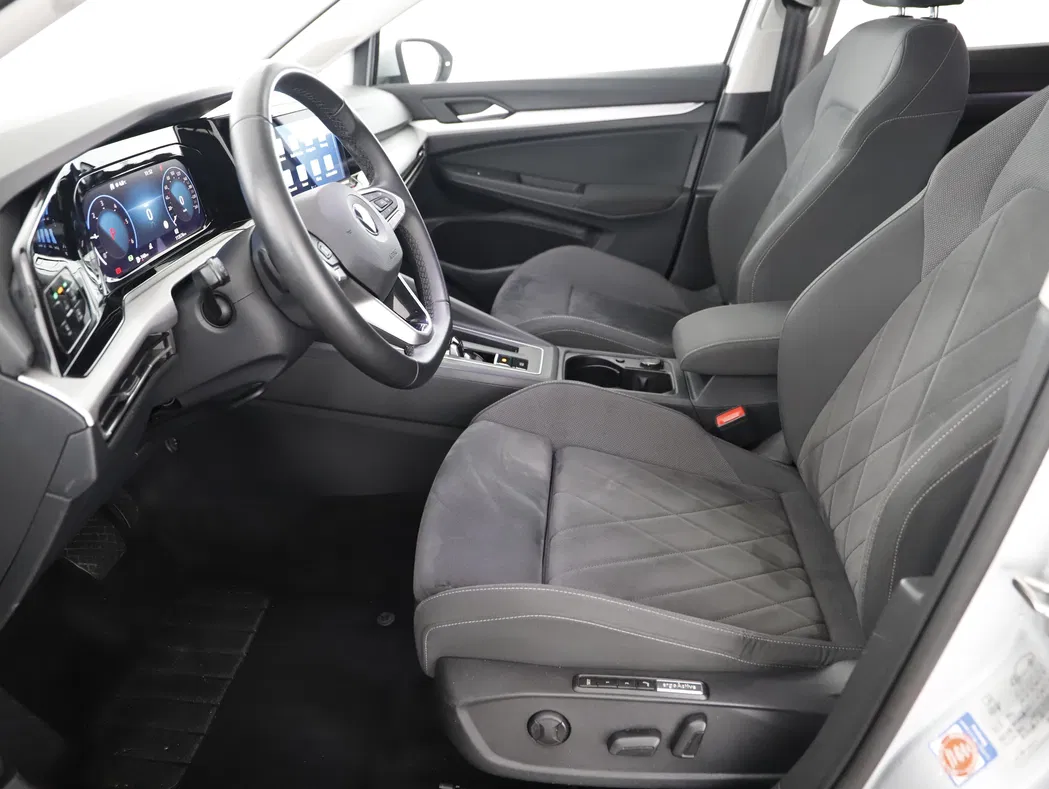 Bild eines VW Golf VIII Var. 2.0TDI Life DSG
