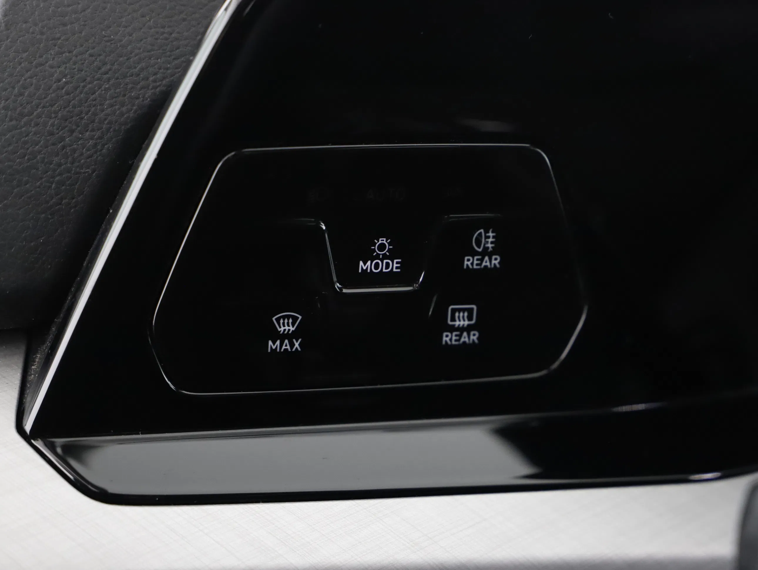 VW Golf VIII Var. 2.0TDI Life DSG | Bild 13 von 21
