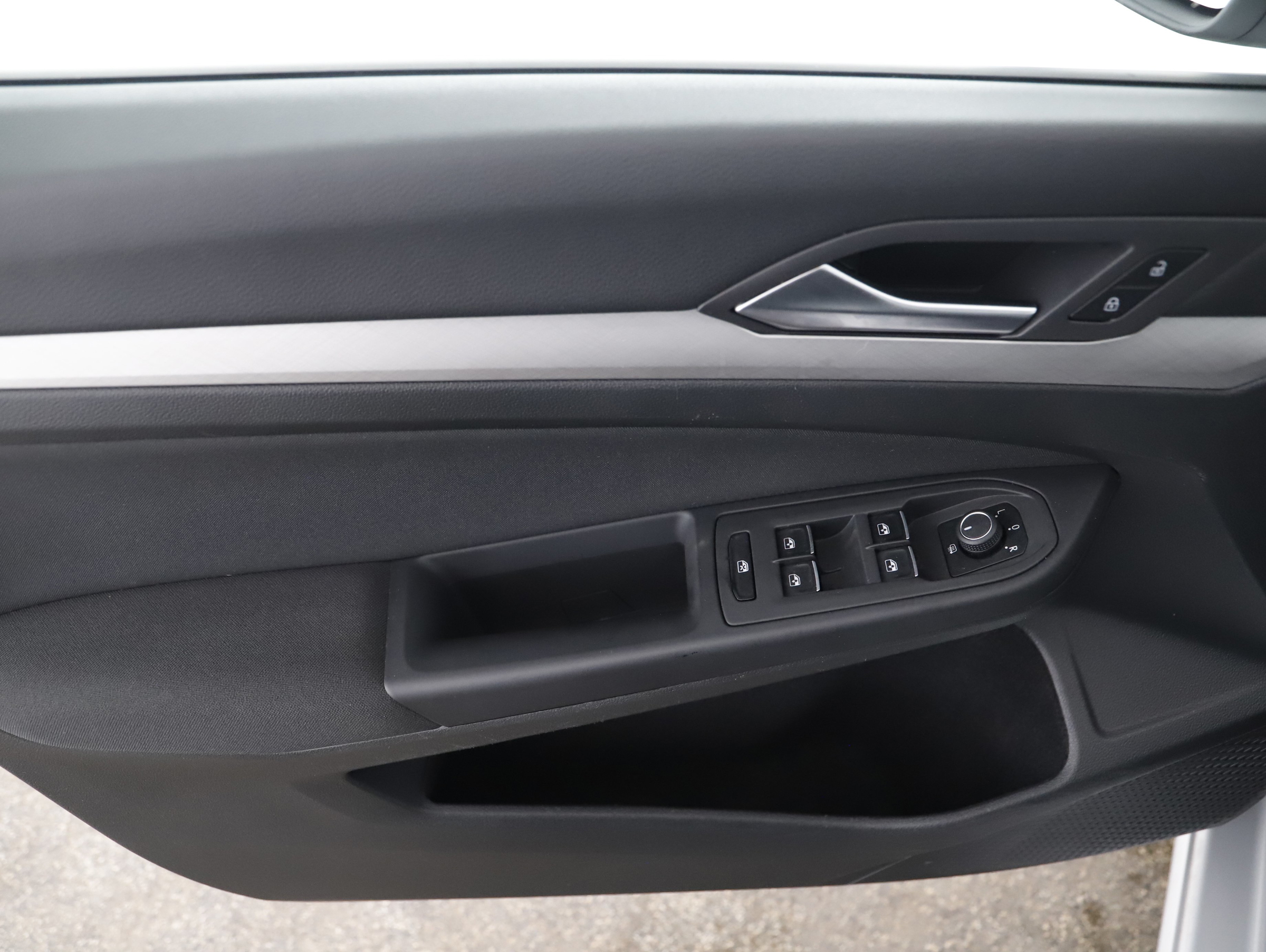VW Golf VIII Var. 2.0TDI Life DSG | Bild 14 von 21