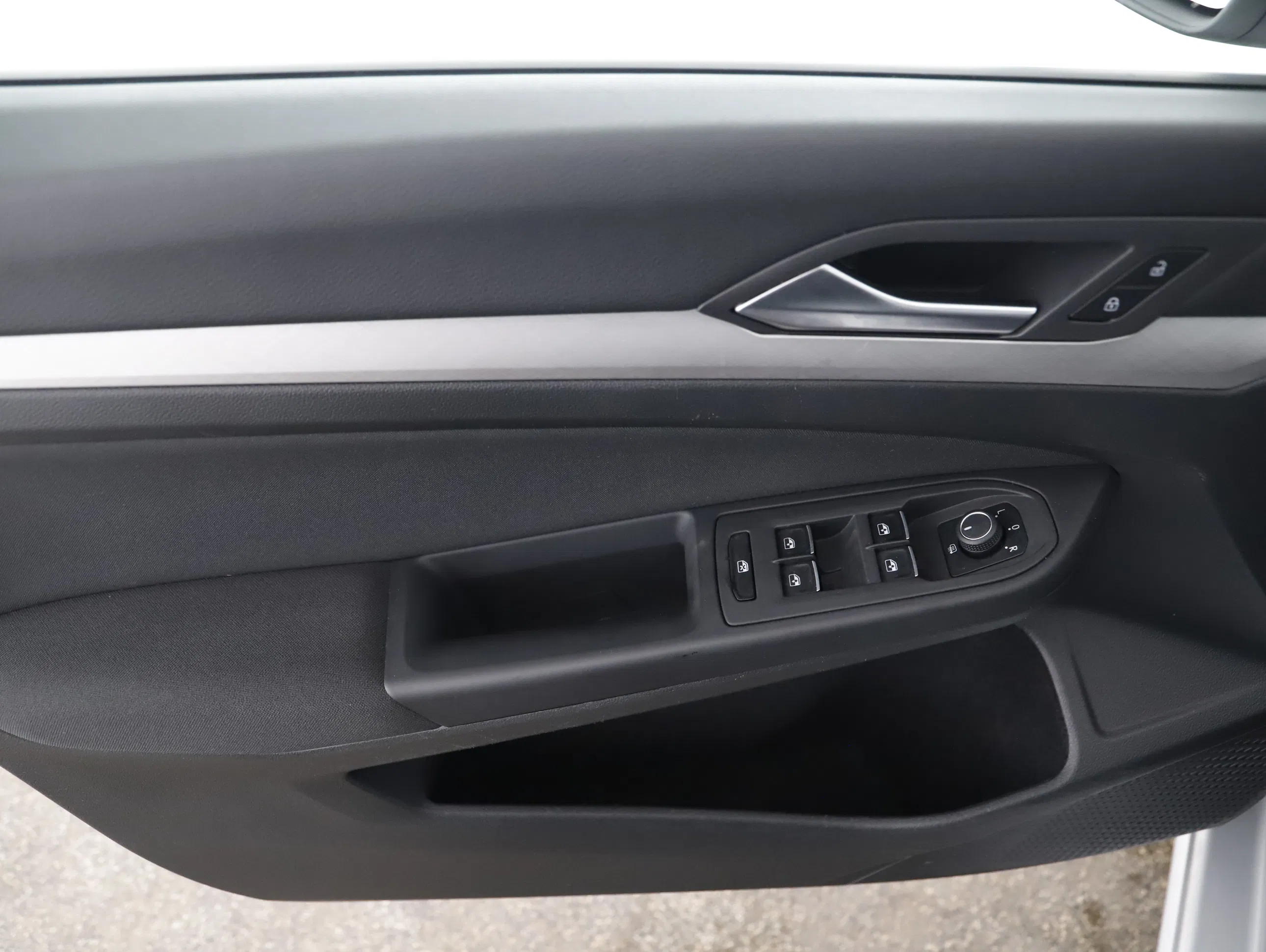 VW Golf VIII Var. 2.0TDI Life DSG | Bild 14 von 21