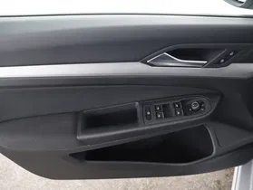 VW Golf VIII Var. 2.0TDI Life DSG | Thumbnail 14 von 21