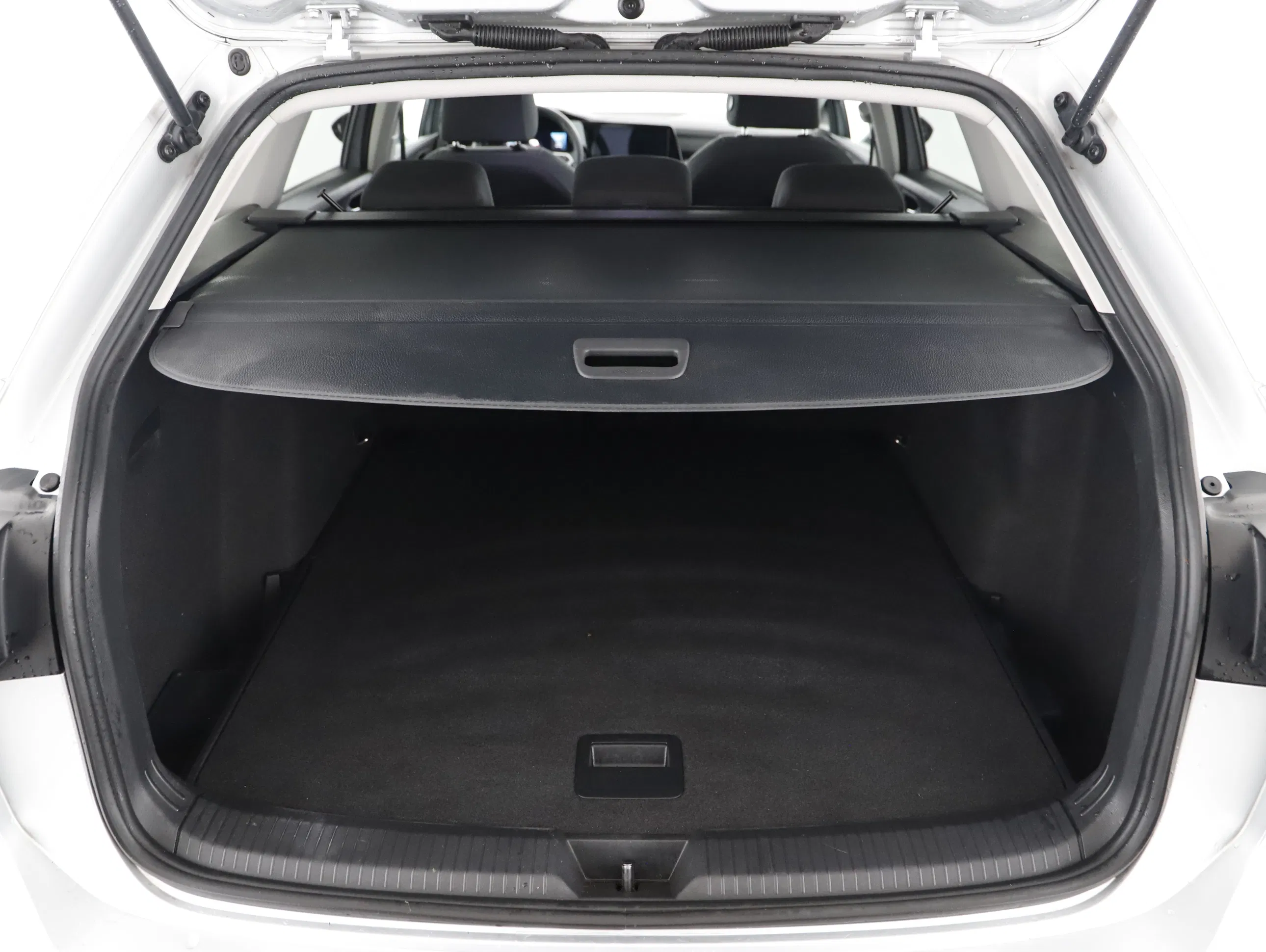 VW Golf VIII Var. 2.0TDI Life DSG | Bild 16 von 21