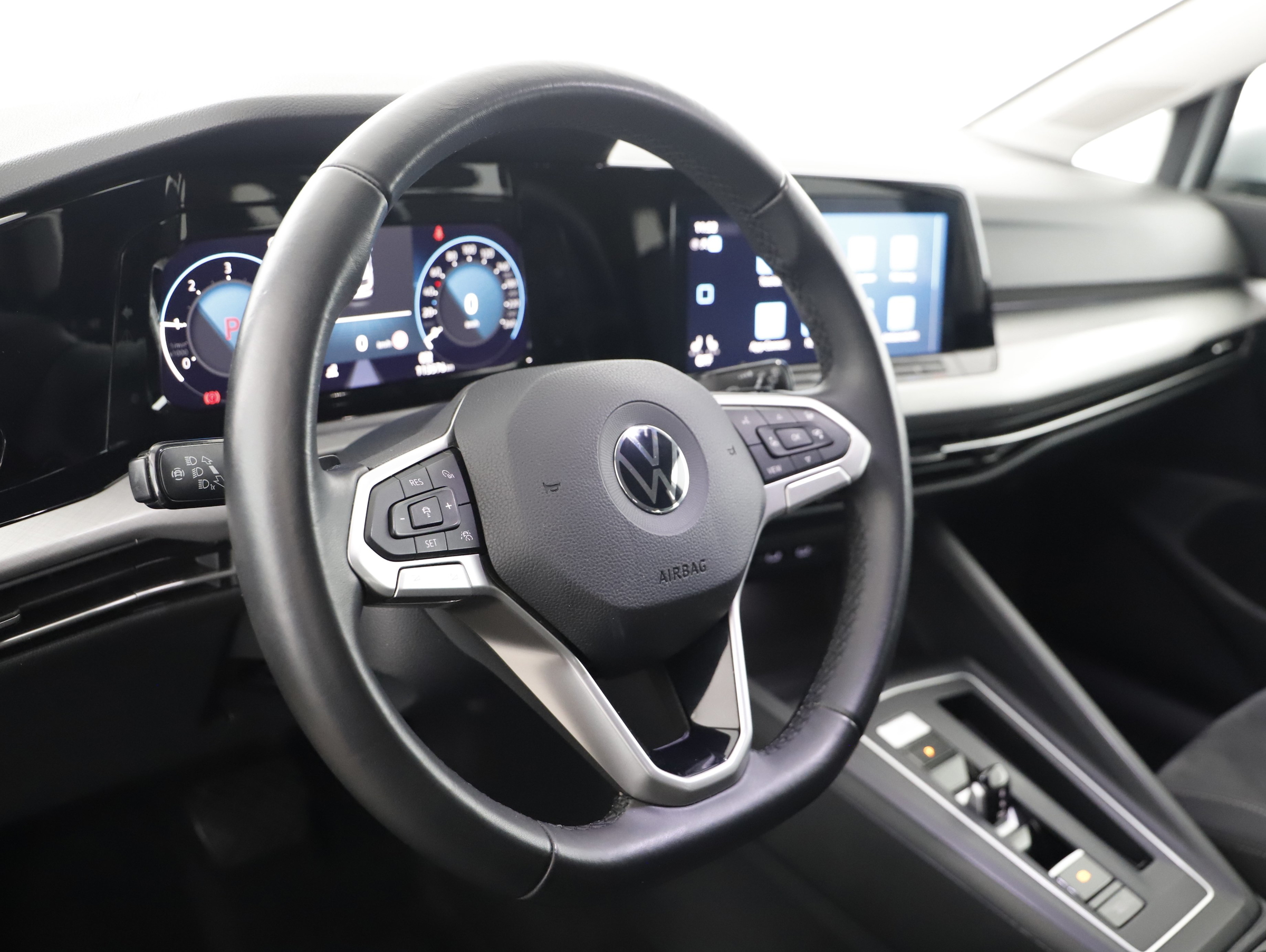 VW Golf VIII Var. 2.0TDI Life DSG | Bild 4 von 21