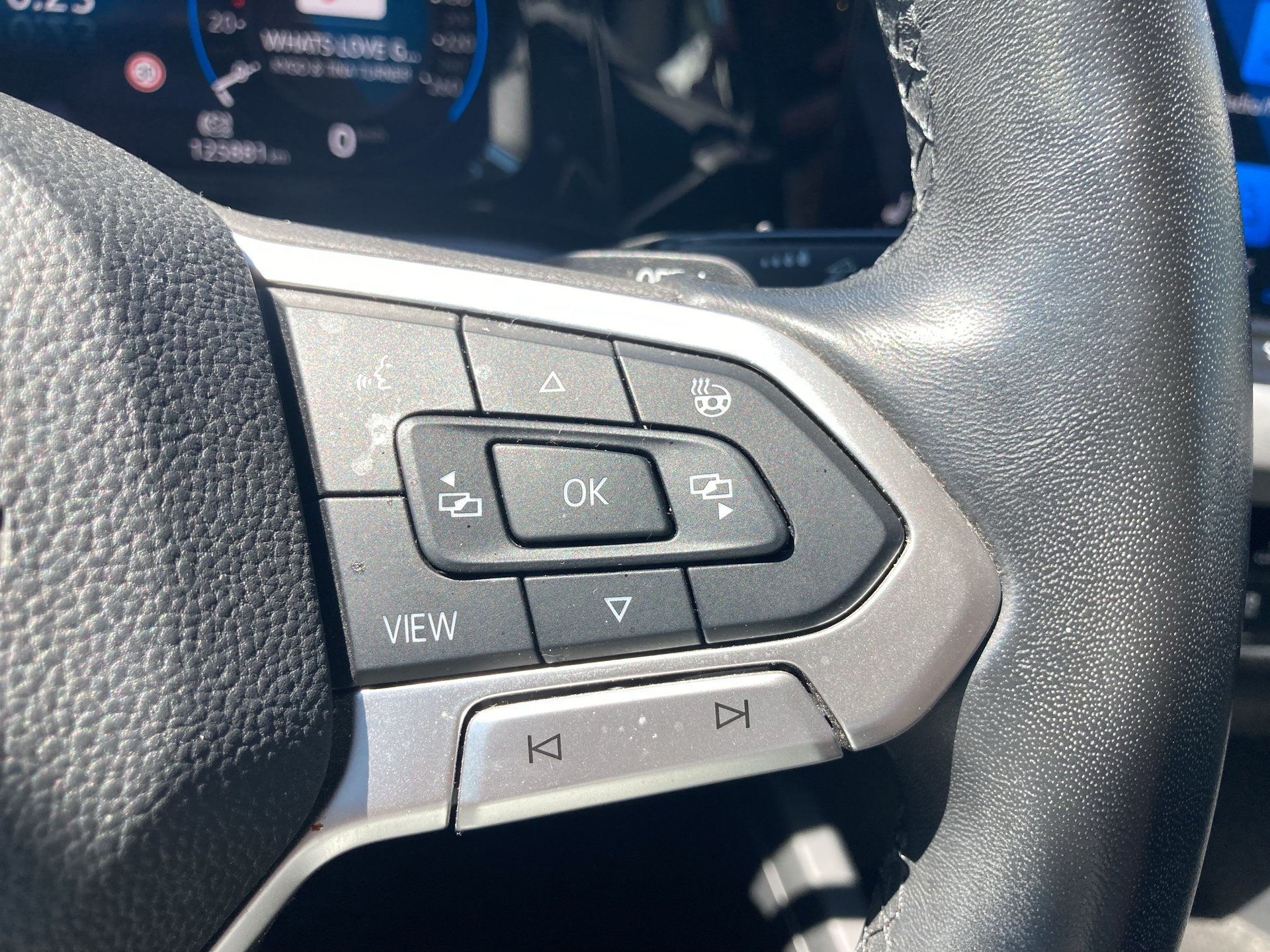 VW Golf VIII Variant 2.0 TDI Life | Bild 14 von 25