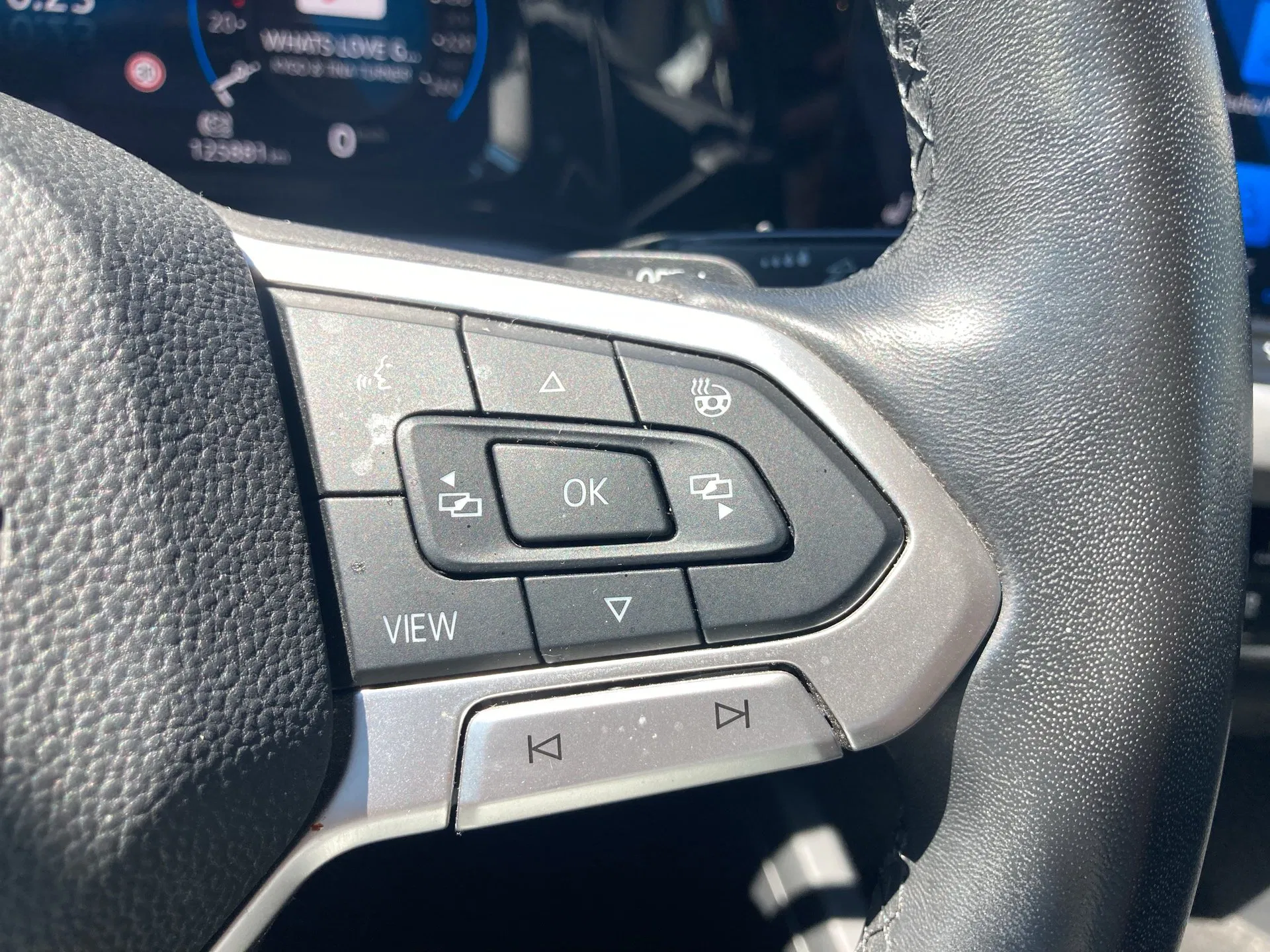 VW Golf VIII Variant 2.0 TDI Life | Bild 14 von 25