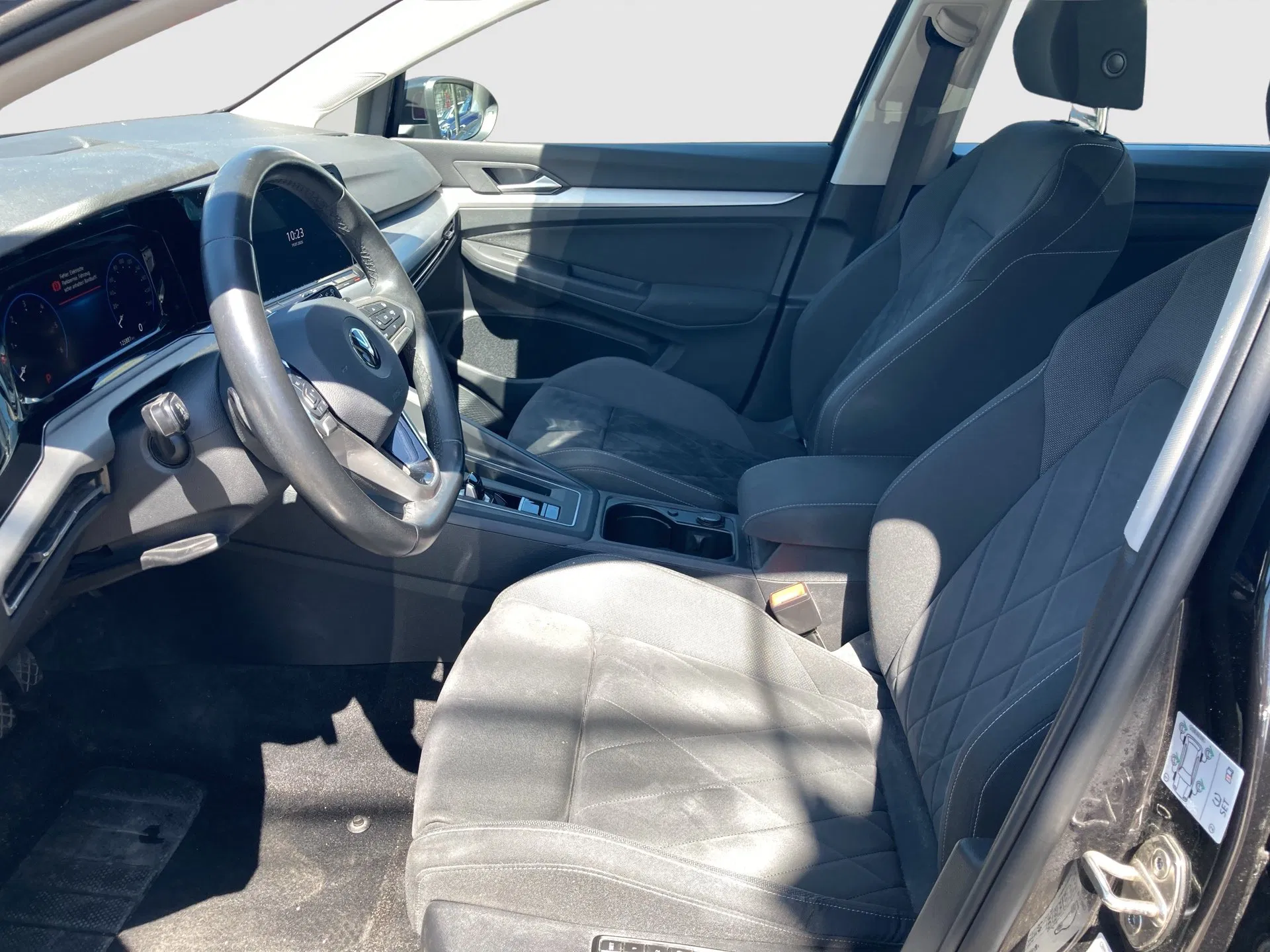 VW Golf VIII Variant 2.0 TDI Life | Bild 8 von 25