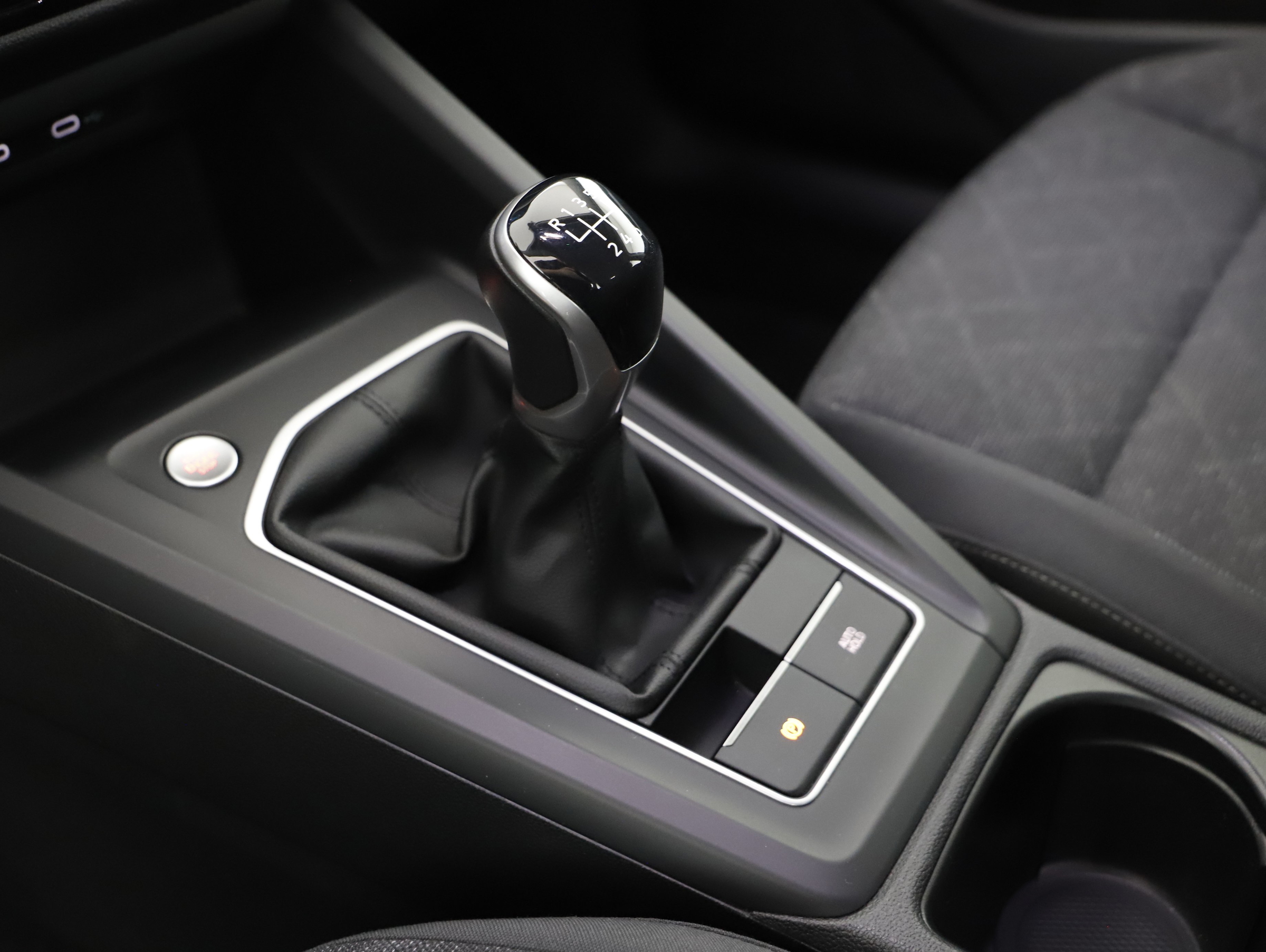 VW Golf VIII Variant 1.0 TSI Life | Bild 13 von 26