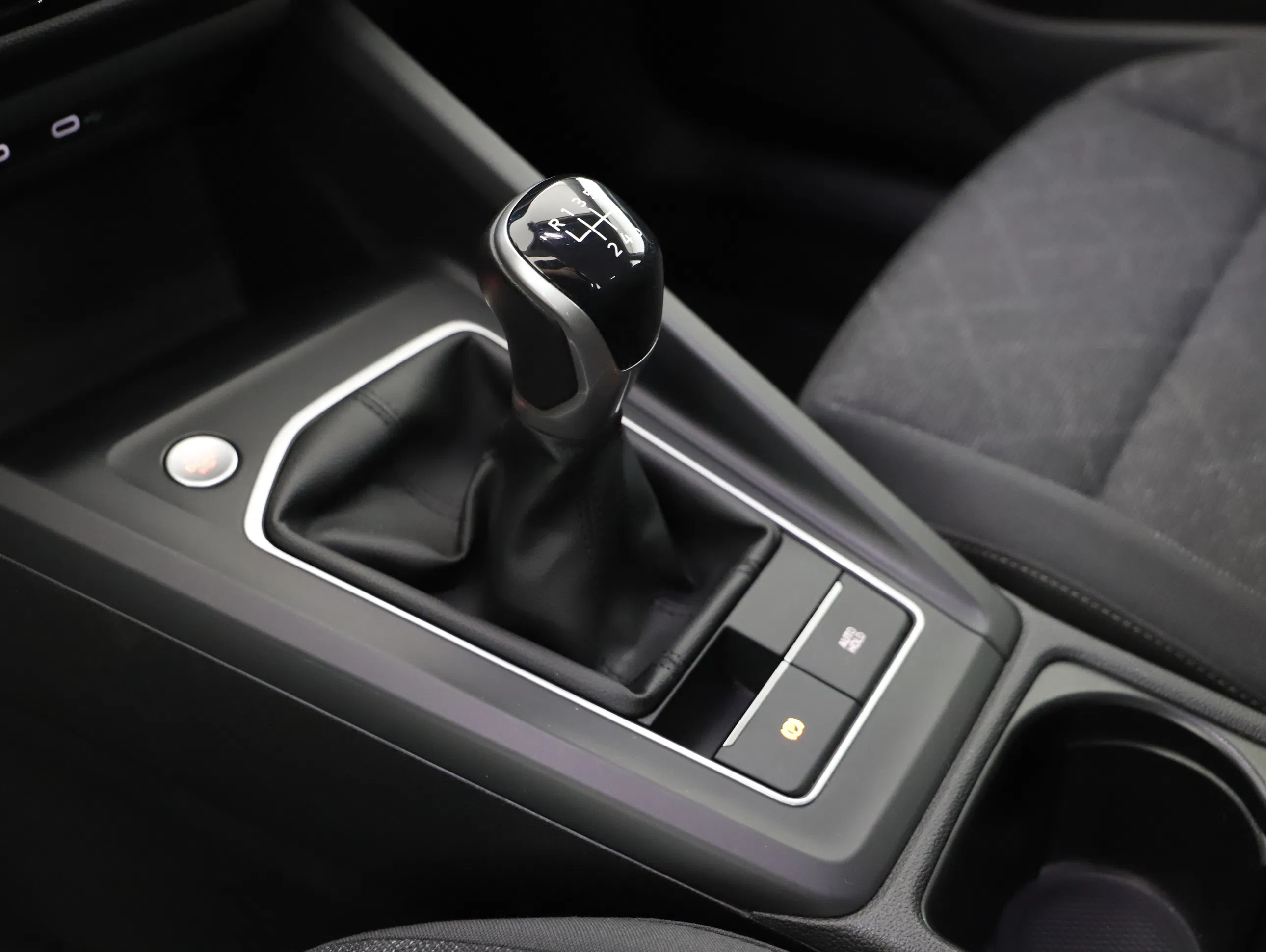 VW Golf VIII Variant 1.0 TSI Life | Bild 13 von 26