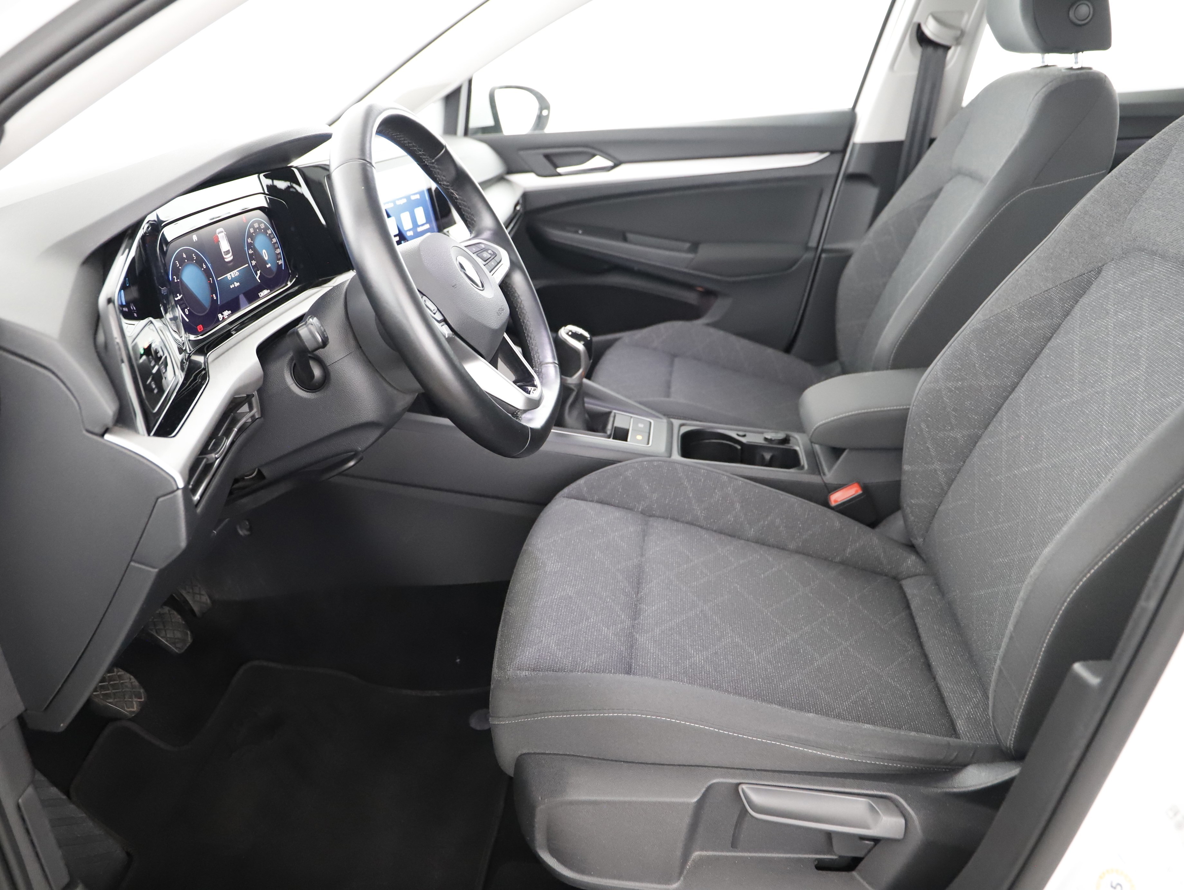 VW Golf VIII Variant 1.0 TSI Life | Bild 5 von 26