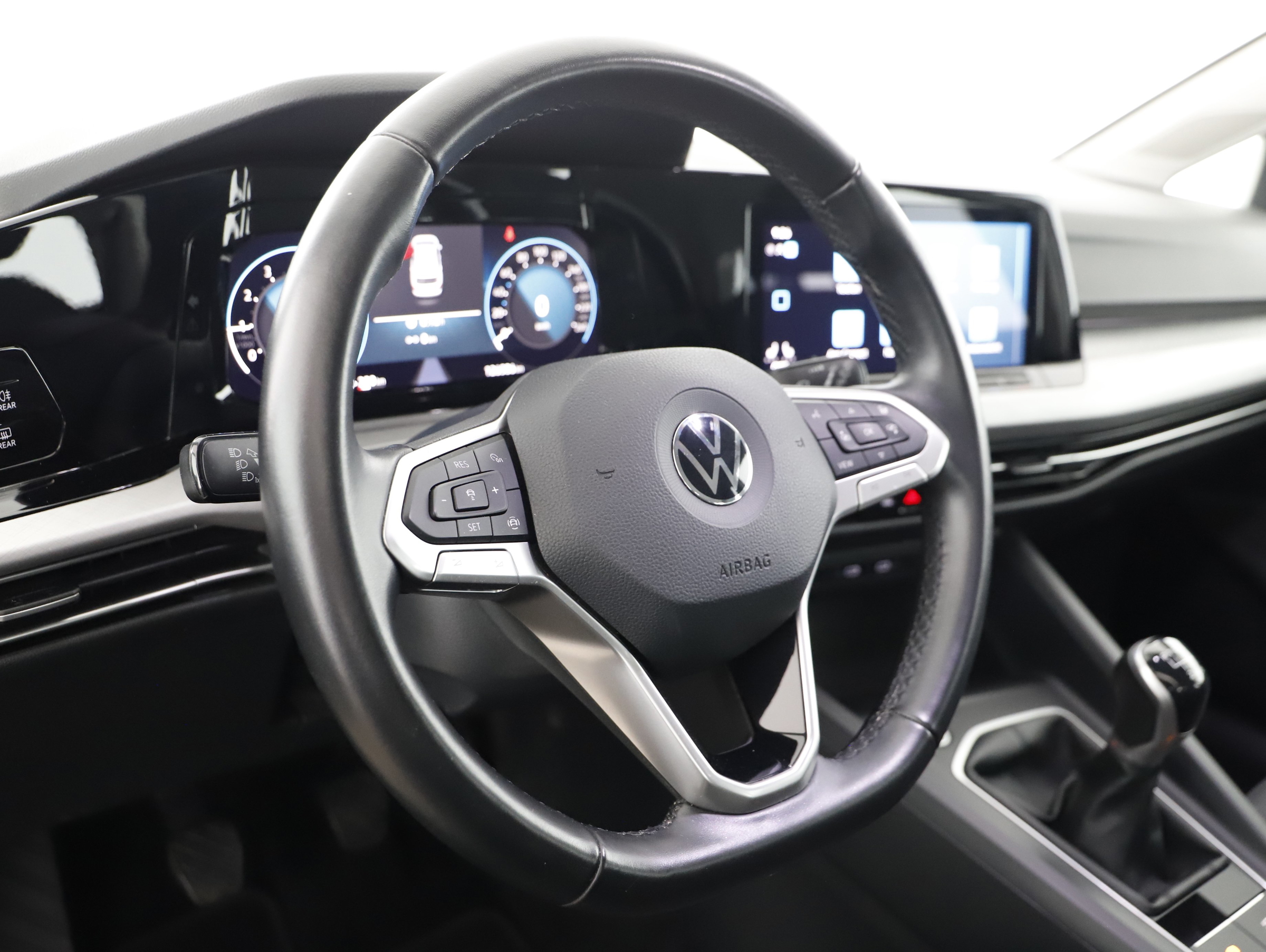 VW Golf VIII Variant 1.0 TSI Life | Bild 6 von 26