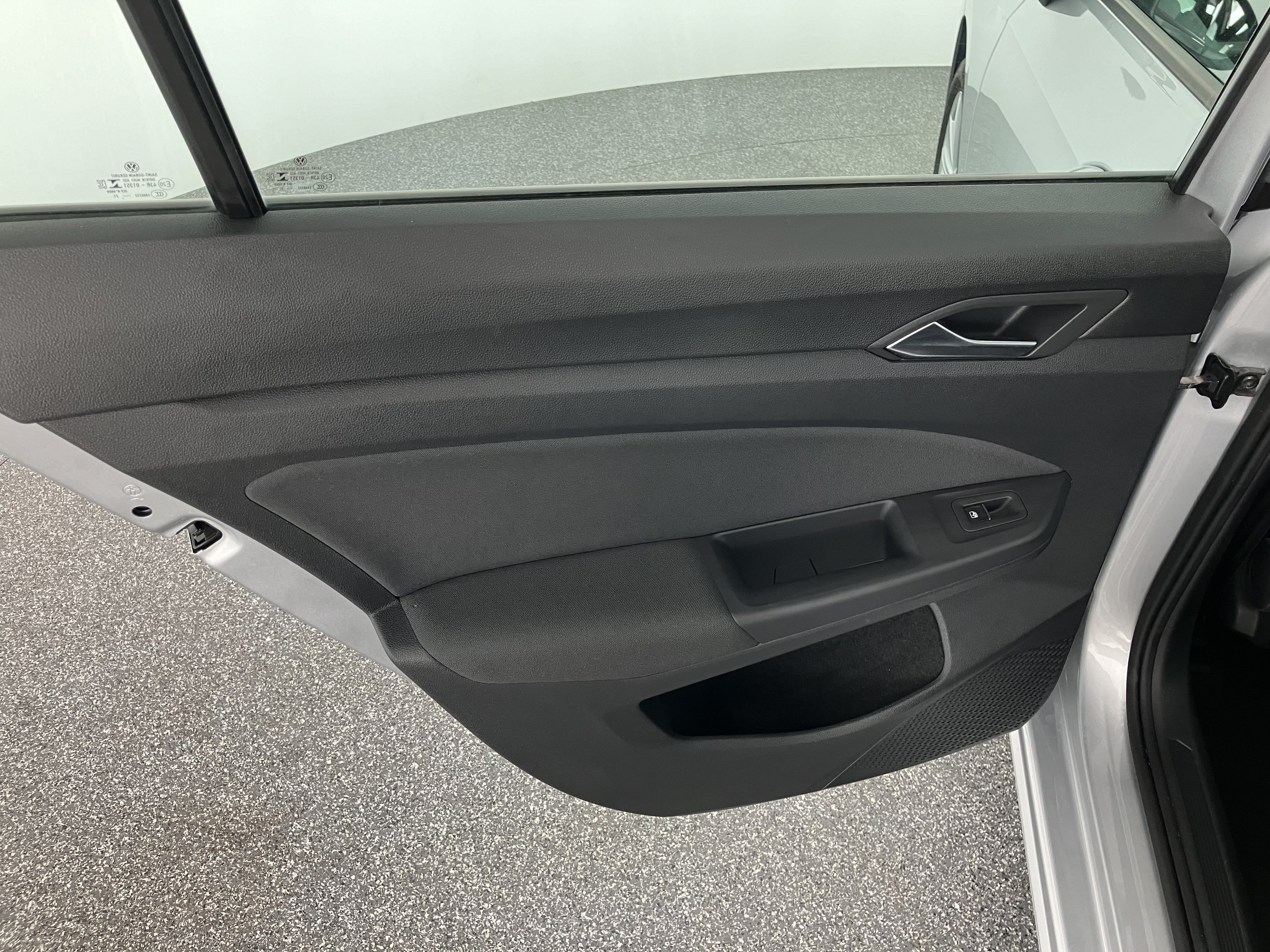 VW Golf VIII Variant 2.0 TDI Life | Bild 21 von 31