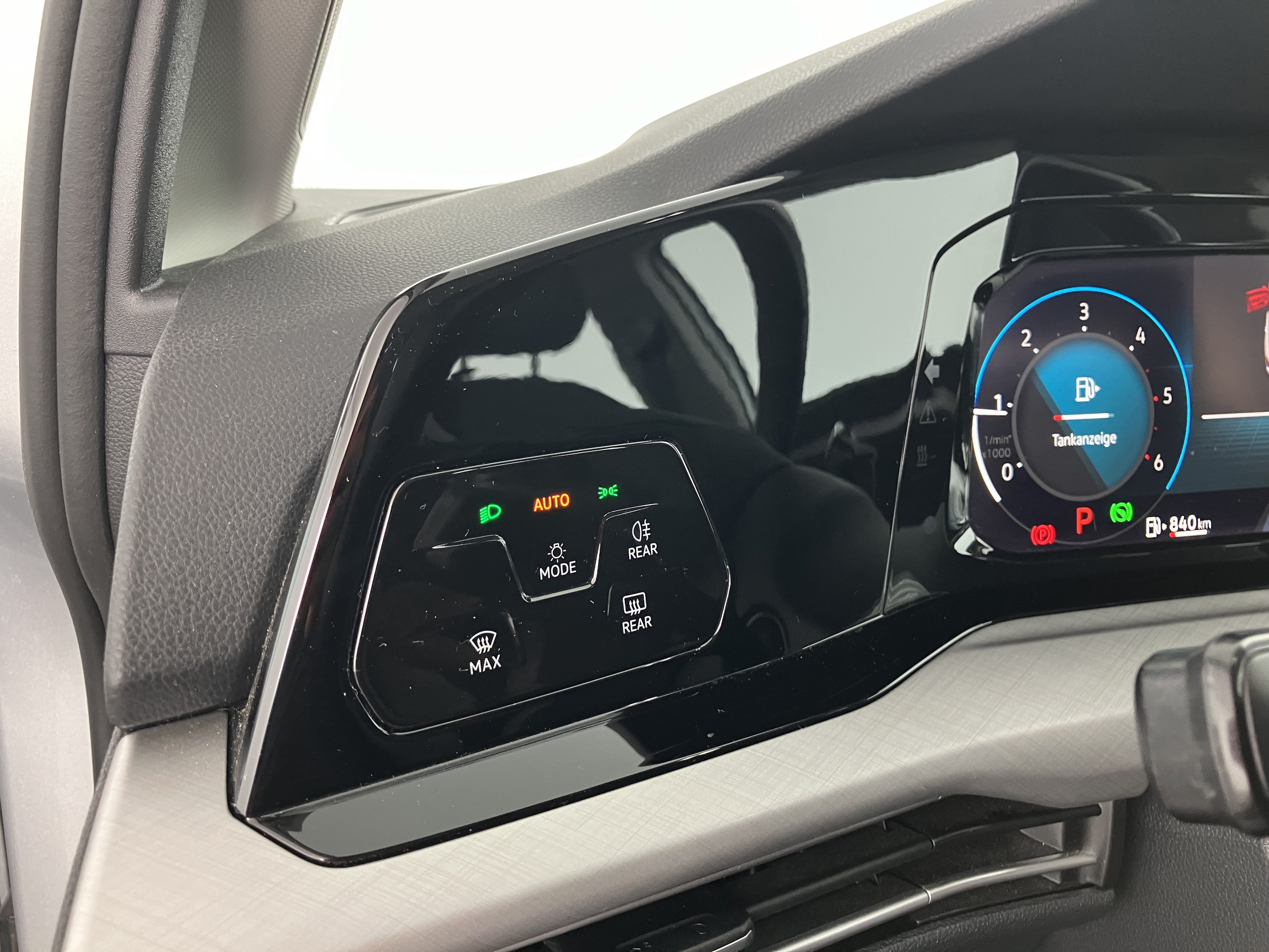 VW Golf VIII Variant 2.0 TDI Life | Bild 25 von 31