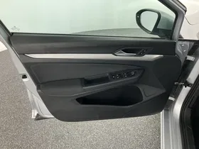 VW Golf VIII Variant 2.0 TDI Life | Thumbnail 5 von 31