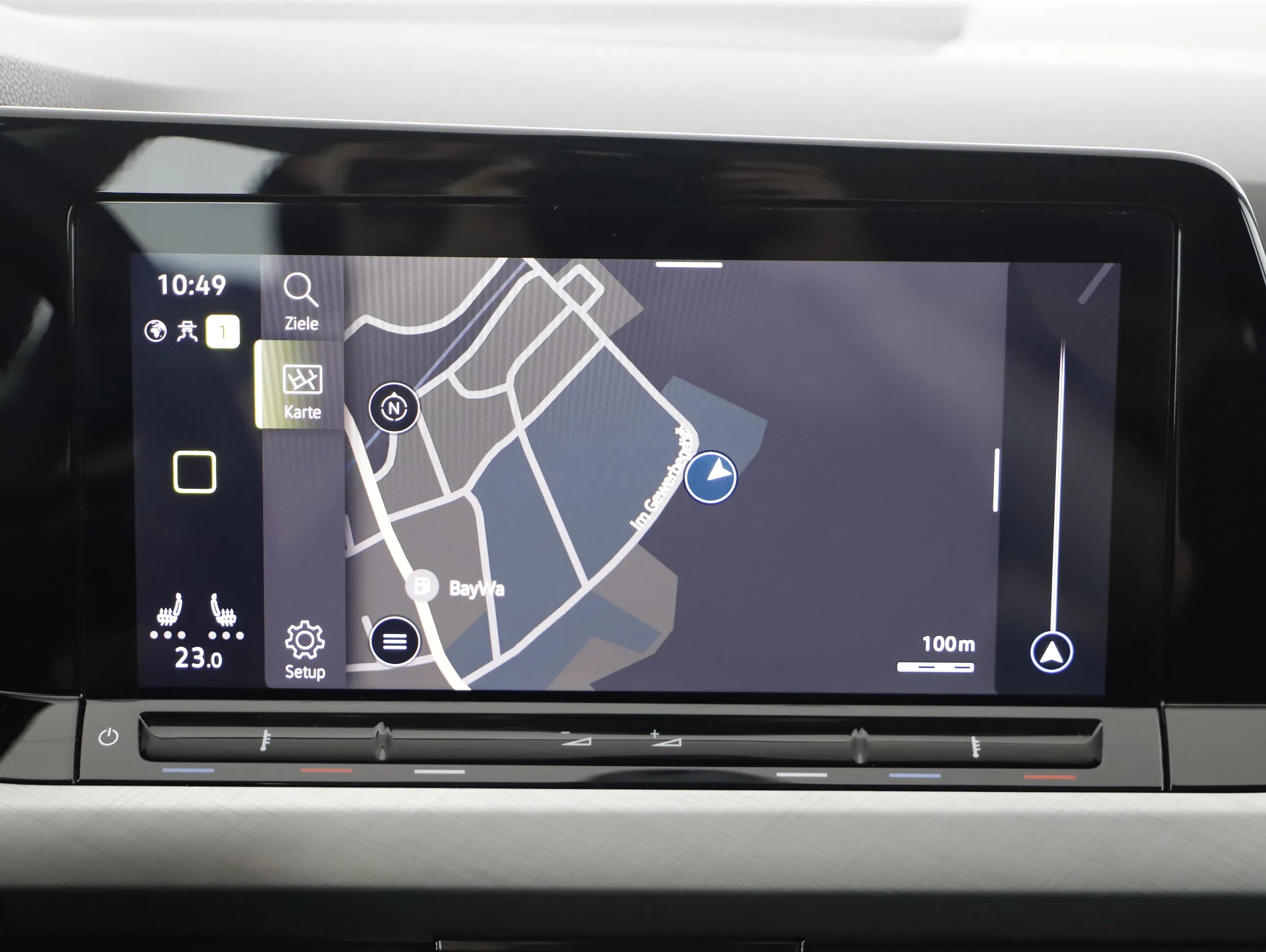 VW Golf VIII Variant 2.0 TDI Life | Bild 21 von 27
