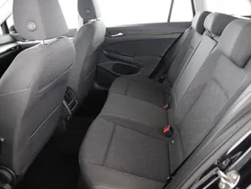 VW Golf VIII Variant 2.0 TDI Life | Thumbnail 23 von 27