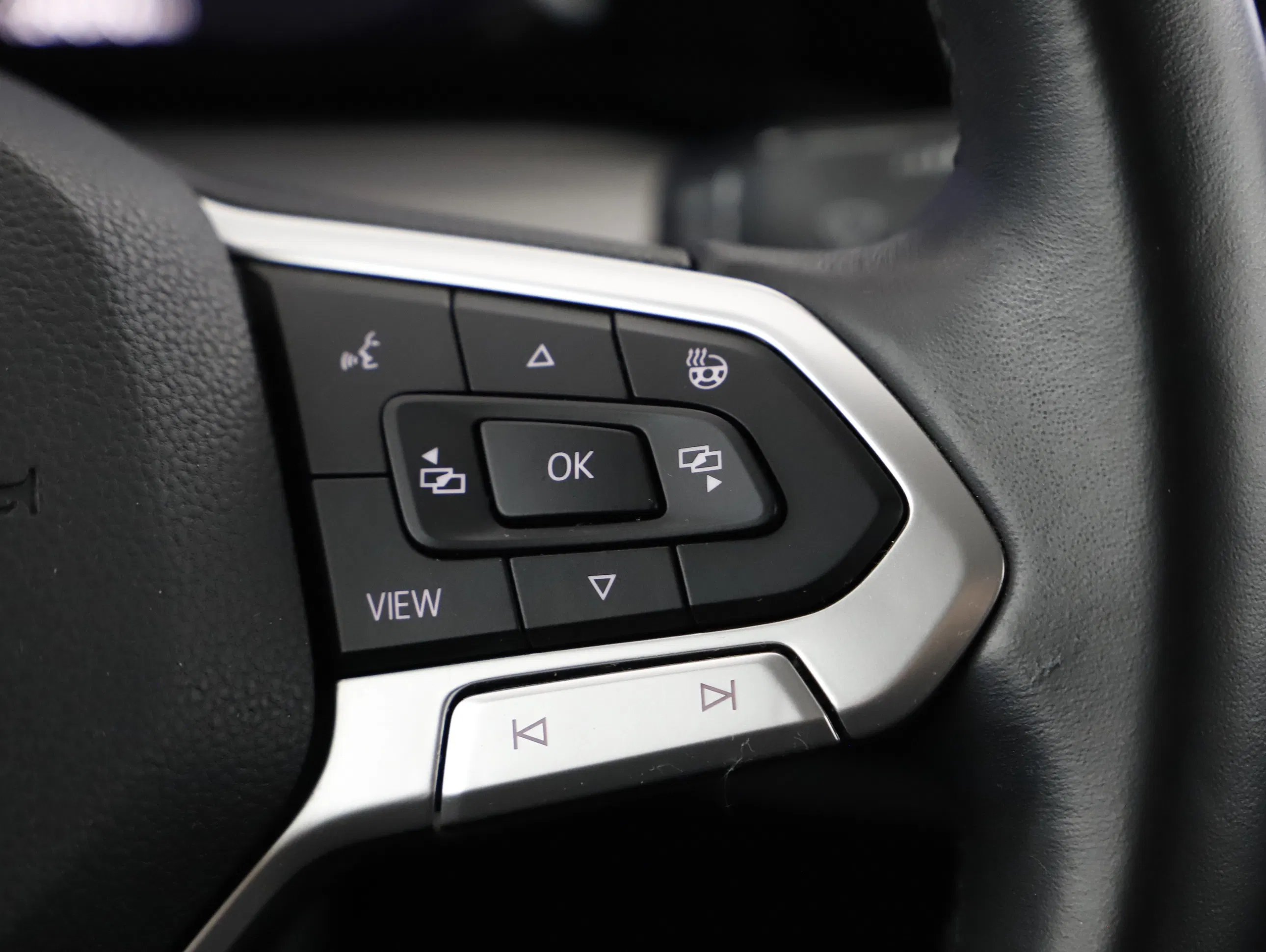 VW Golf VIII Variant 2.0 TDI Life | Bild 12 von 23