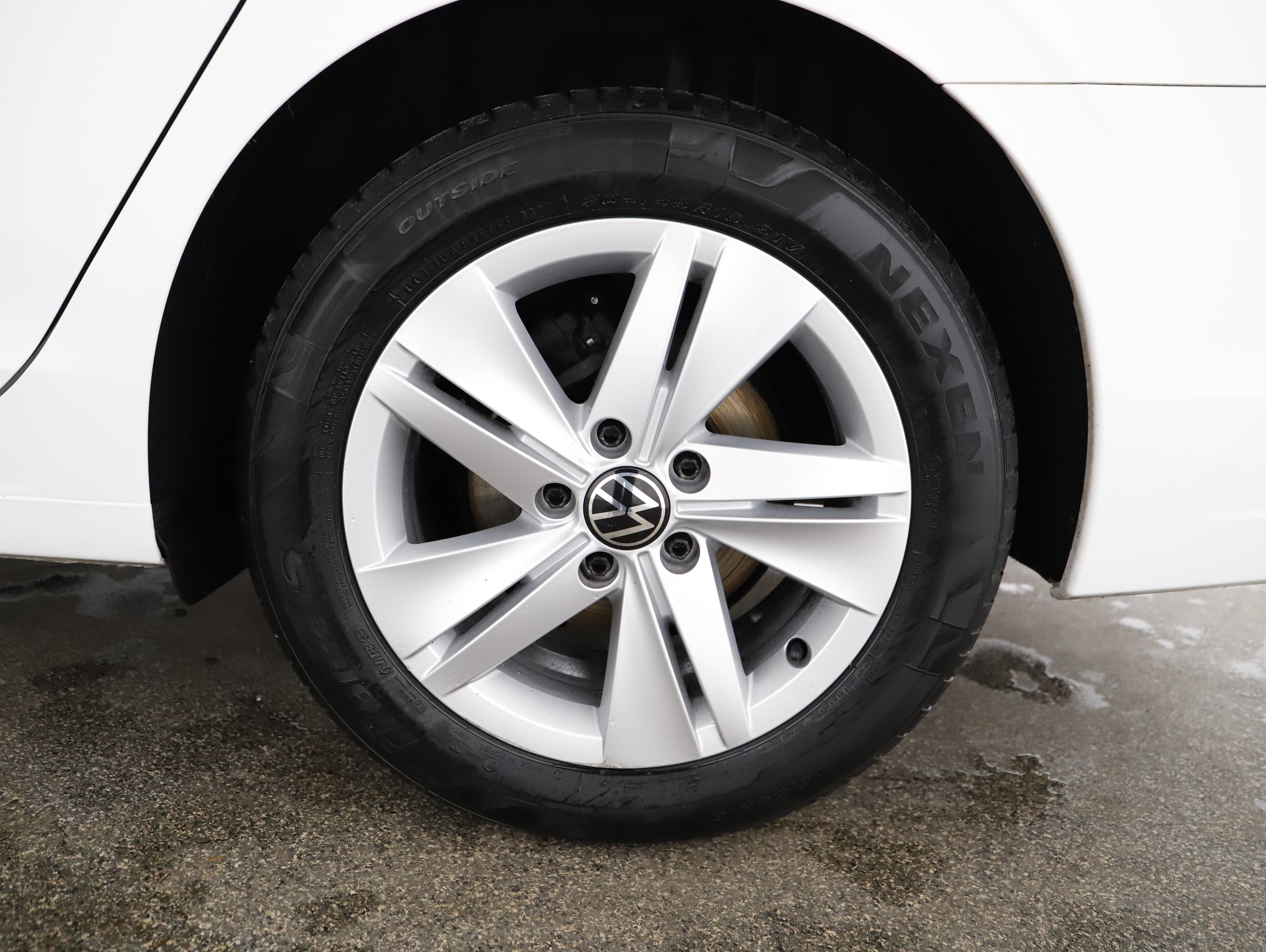 VW Golf VIII Variant 2.0 TDI Life | Bild 22 von 23