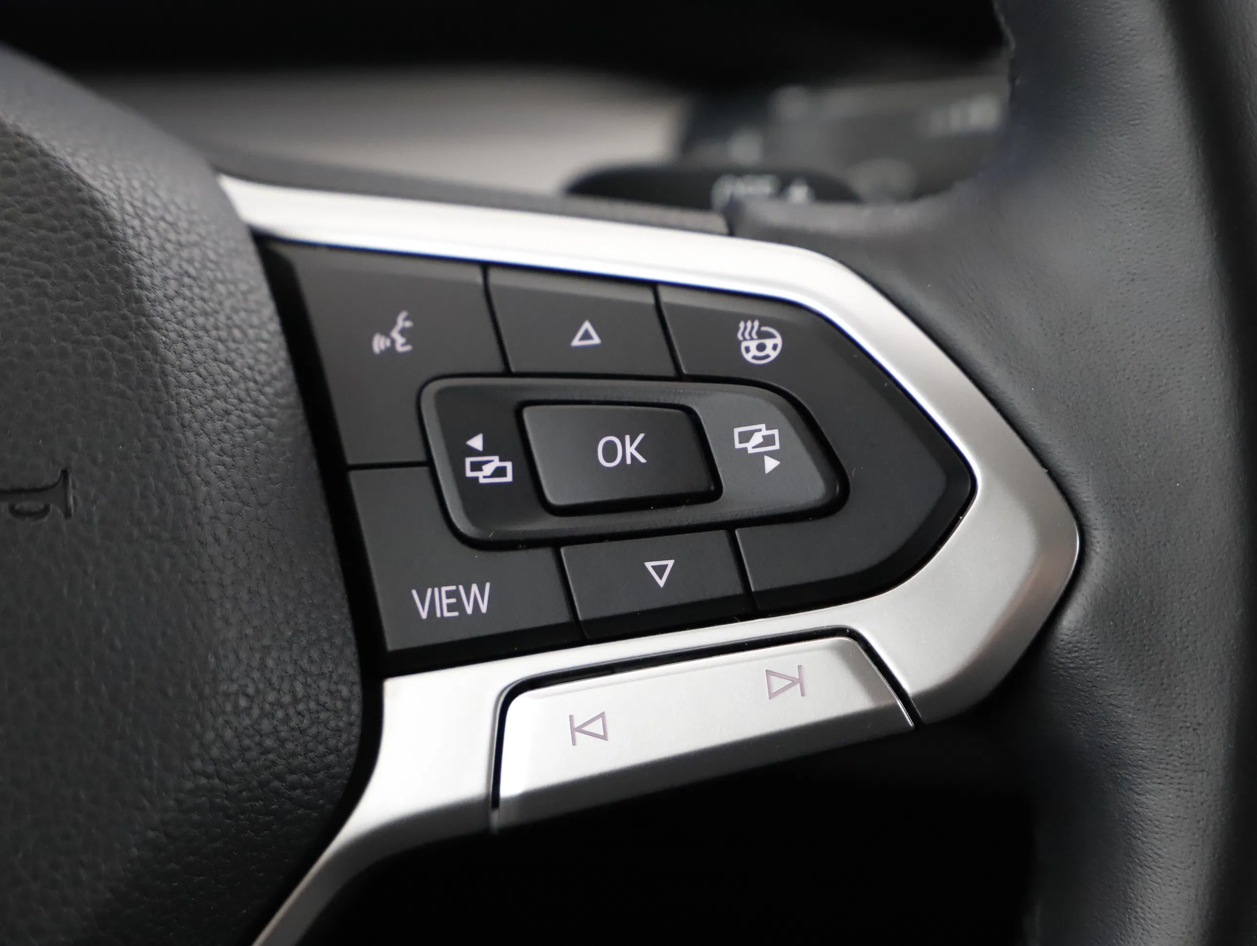 VW Golf VIII Variant 2.0 TDI Life | Bild 12 von 21
