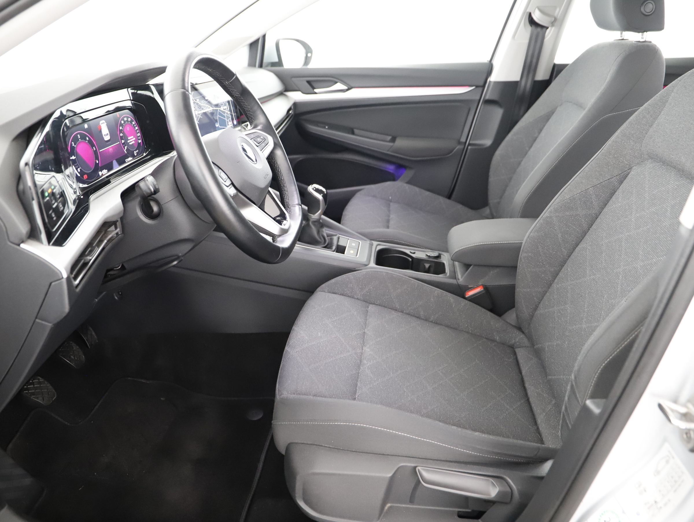 VW Golf VIII 2.0 TDI Life | Bild 2 von 31