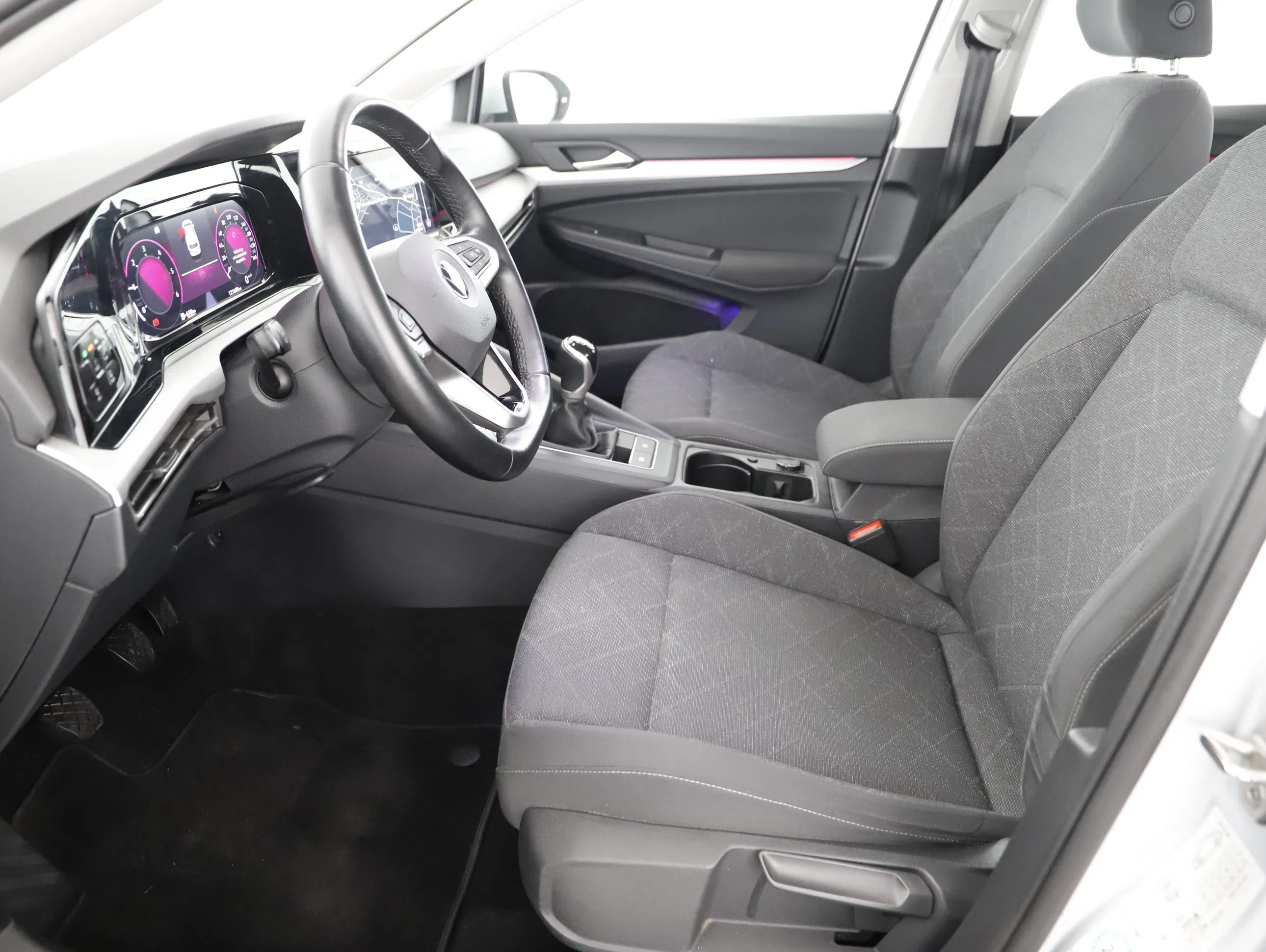 VW Golf VIII 2.0 TDI Life | Bild 2 von 31