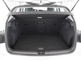 VW Golf VIII 2.0 TDI Life | Thumbnail 16 von 31