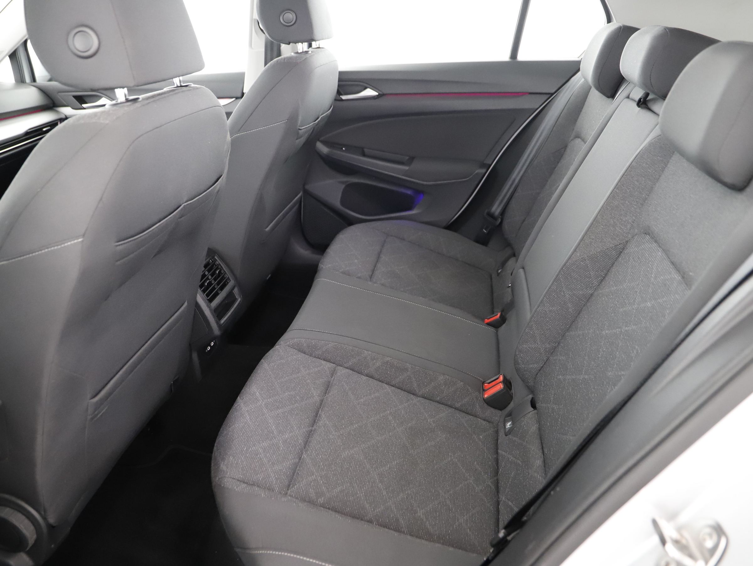 VW Golf VIII 2.0 TDI Life | Bild 3 von 31