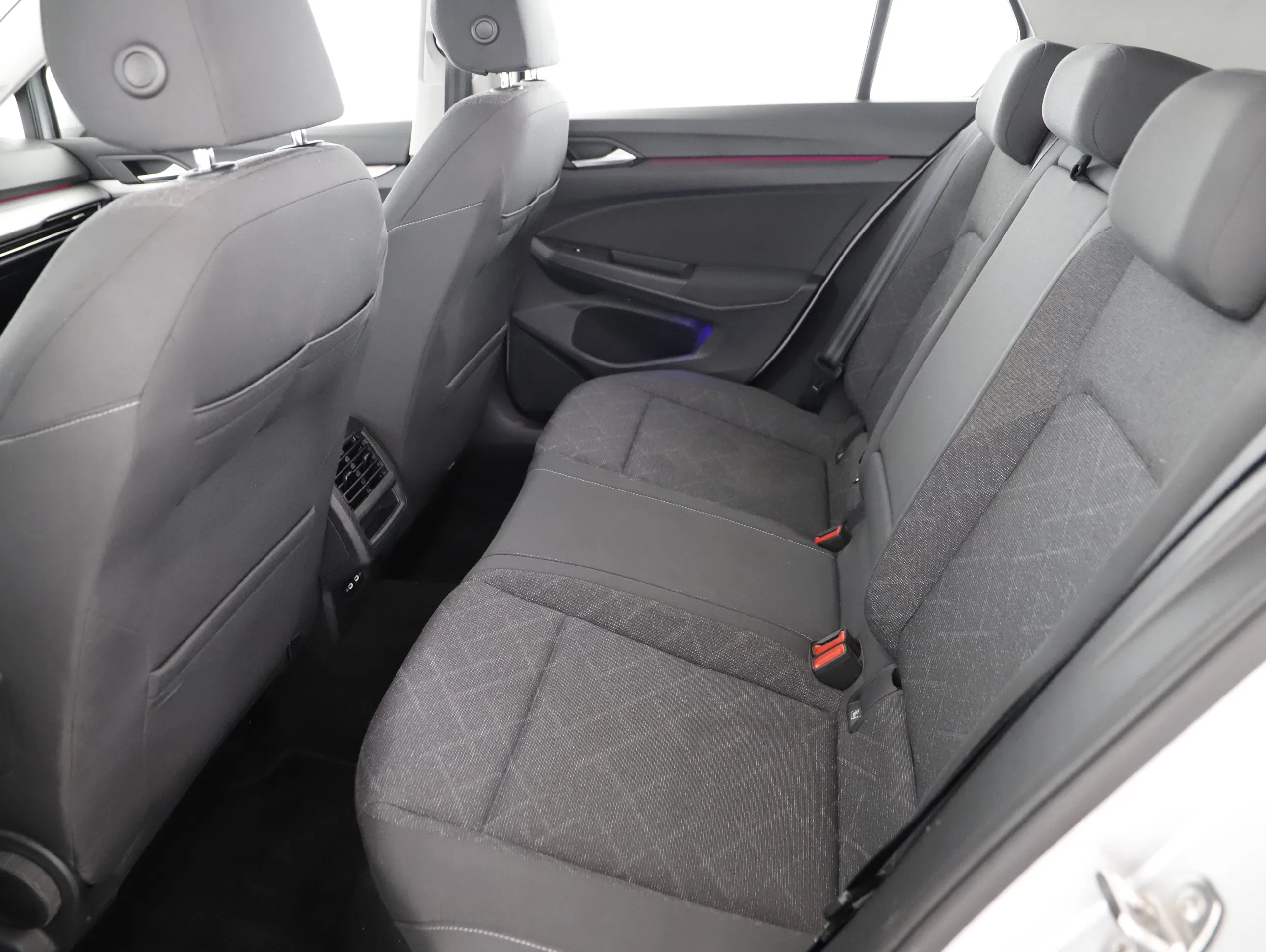 VW Golf VIII 2.0 TDI Life | Bild 3 von 31