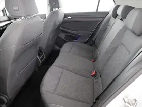 VW Golf VIII 2.0 TDI Life | Thumbnail 3 von 31