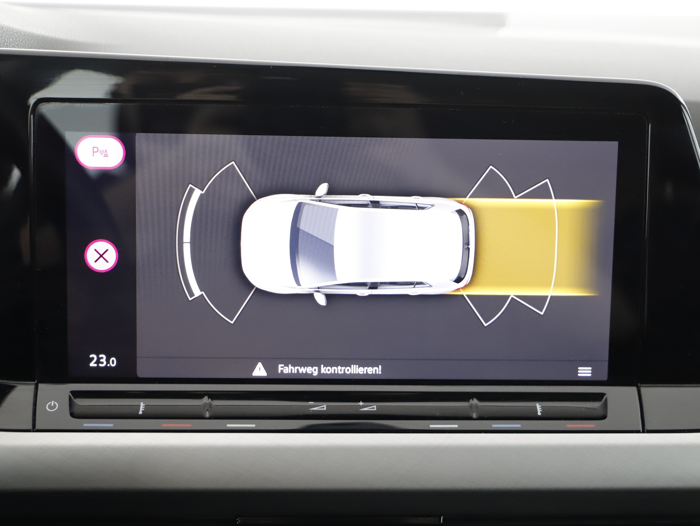 VW Golf VIII 2.0 TDI Life | Bild 30 von 31